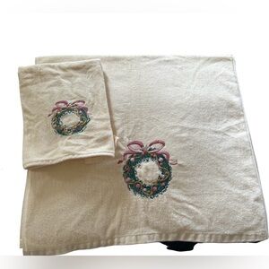 VTG R.A. Briggs Jillian Collection Holiday 2Pc Towel Set Bath Hand Towel Wreath